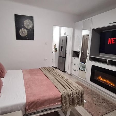 Cosy And Stylish Studio Бухарест Екстер'єр фото