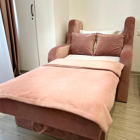 Cosy And Stylish Studio Бухарест Екстер'єр фото