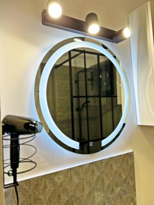 Cosy And Stylish Studio Бухарест Екстер'єр фото
