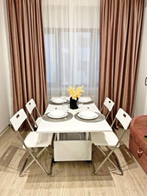 Cosy And Stylish Studio Бухарест Екстер'єр фото
